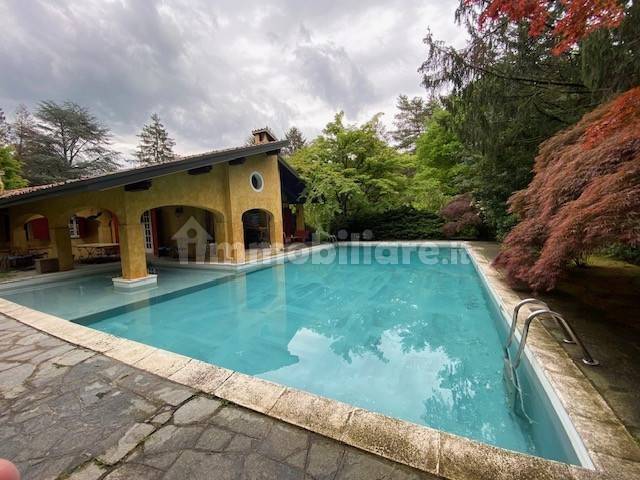 casa indipendente in affitto ad Appiano Gentile