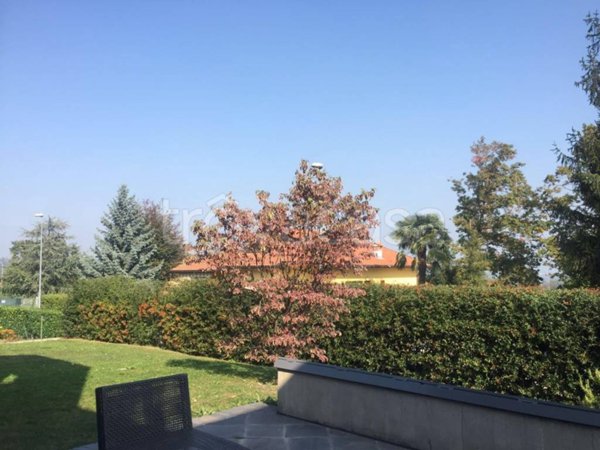 casa indipendente in affitto ad Appiano Gentile