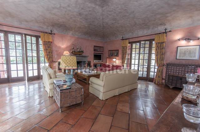 casa indipendente in affitto ad Appiano Gentile