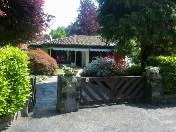 casa indipendente in affitto ad Appiano Gentile
