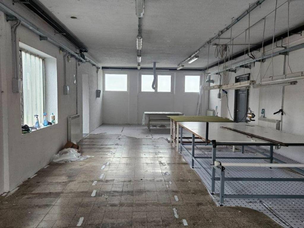 locale commerciale in affitto ad Arosio