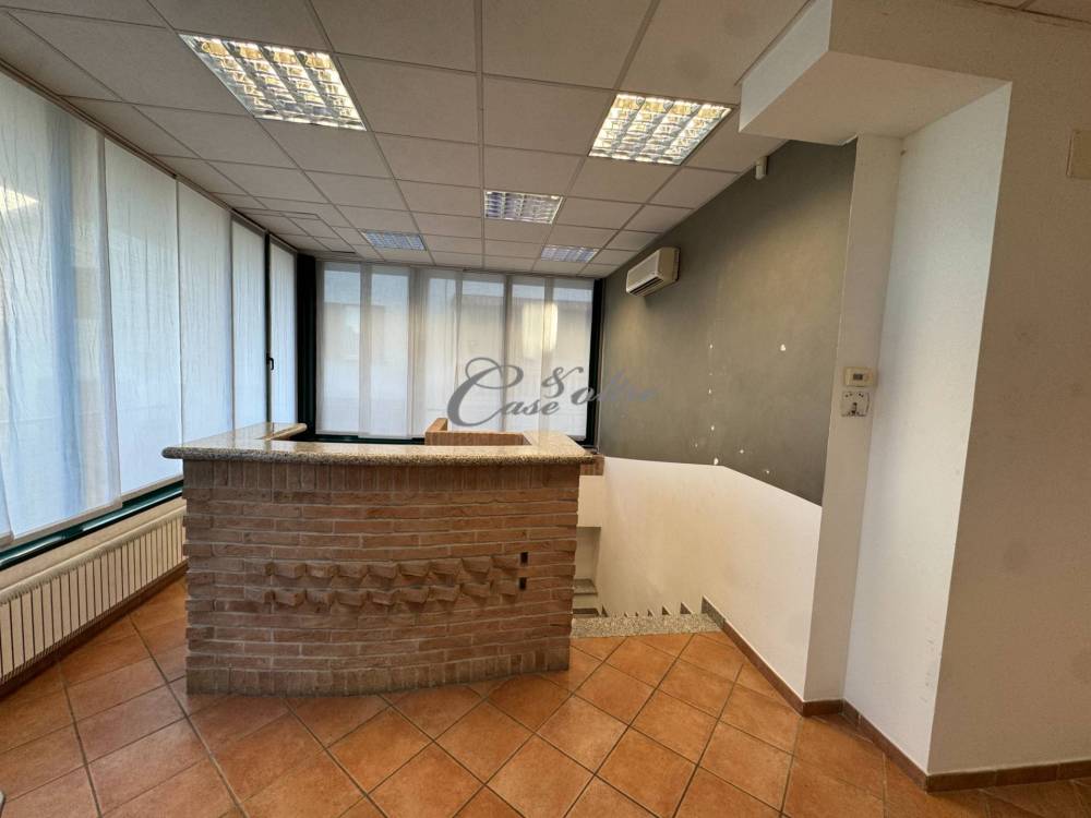 negozio in affitto ad Arosio