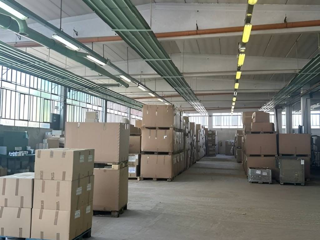 locale commerciale in affitto ad Arosio