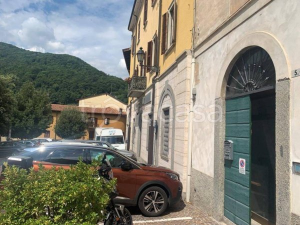 appartamento in affitto ad Asso
