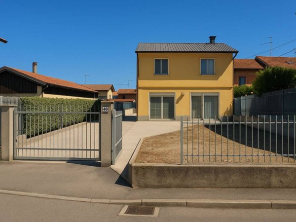 appartamento in affitto a Bregnano in zona San Giorgio