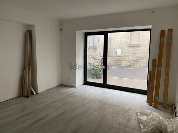 negozio in affitto a Bregnano