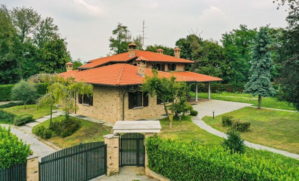 casa indipendente in affitto a Brenna