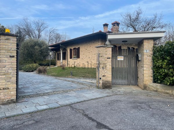 casa indipendente in affitto a Brenna