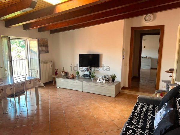 appartamento in affitto a Brenna