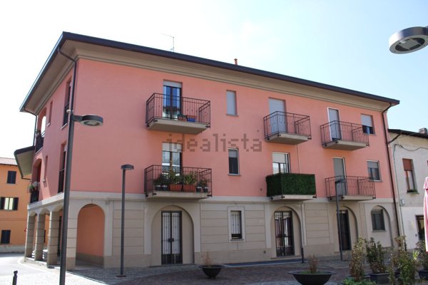 appartamento in affitto a Brenna