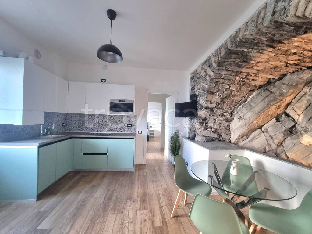 appartamento in affitto a Brienno