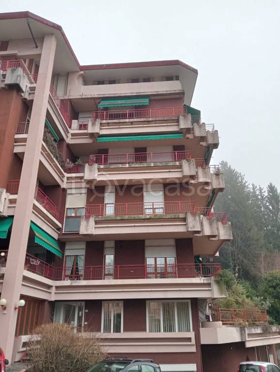 appartamento in affitto a Brunate