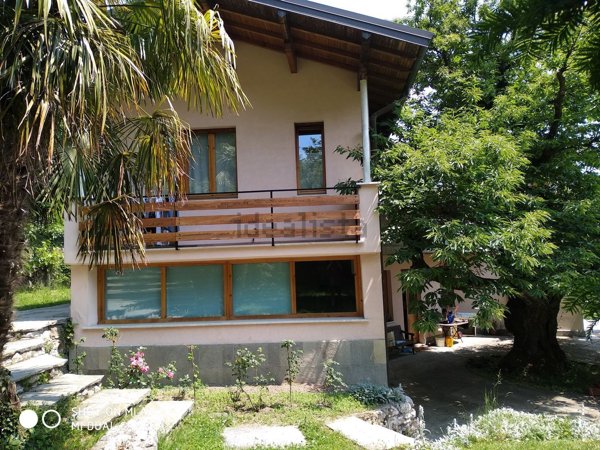 casa indipendente in affitto a Brunate in zona Carescione