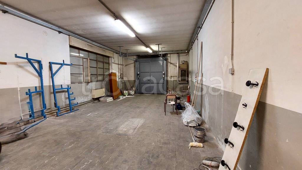 locale commerciale in affitto a Cabiate