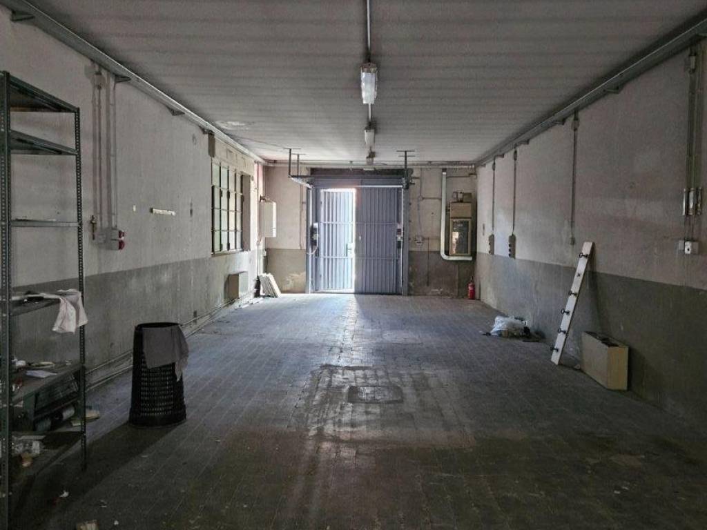 locale commerciale in affitto a Cabiate