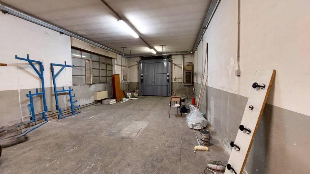 locale di sgombero in affitto a Cabiate