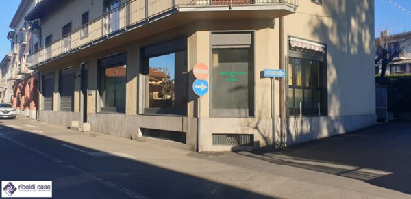 negozio in affitto a Cabiate