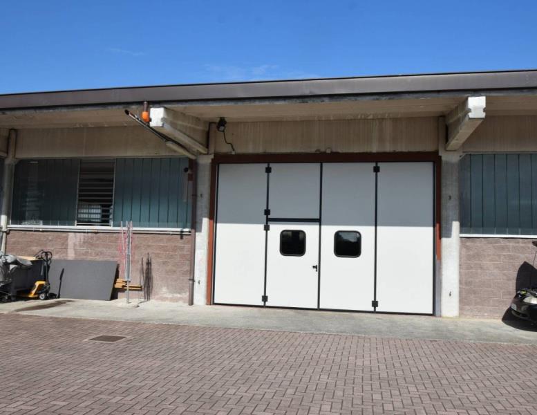 locale commerciale in affitto a Cabiate