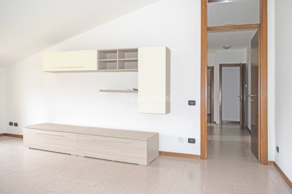 appartamento in affitto a Cabiate