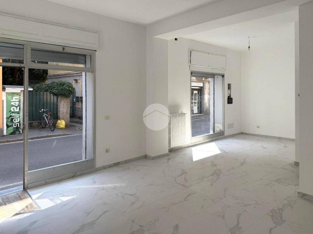 negozio in affitto a Cabiate