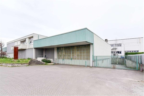 locale commerciale in affitto a Cabiate