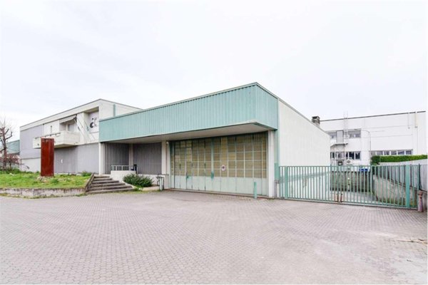 negozio in affitto a Cabiate