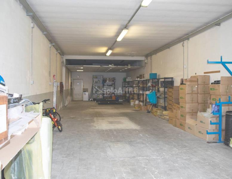 locale commerciale in affitto a Cabiate