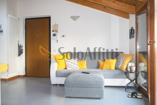appartamento in affitto a Cabiate