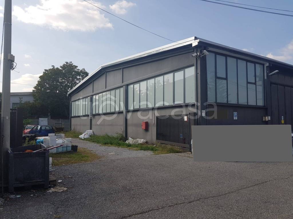 locale commerciale in affitto a Cabiate