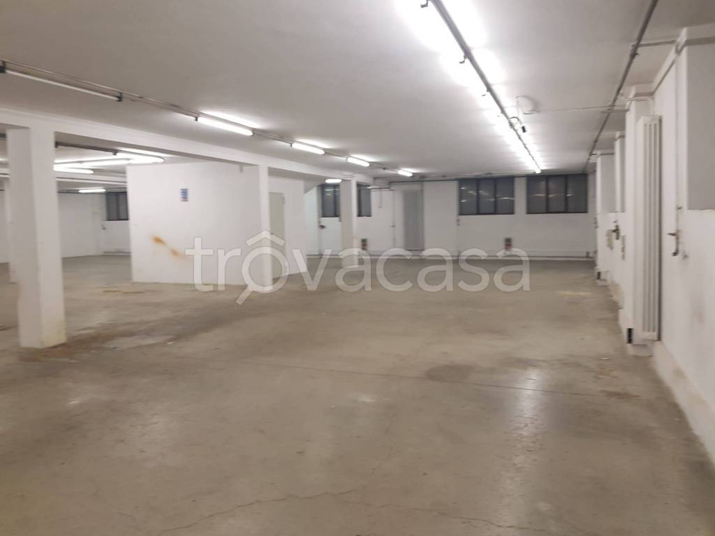 locale commerciale in affitto a Cabiate