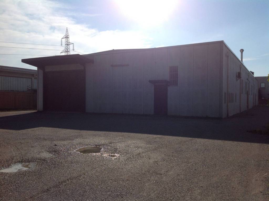 locale commerciale in affitto a Cabiate