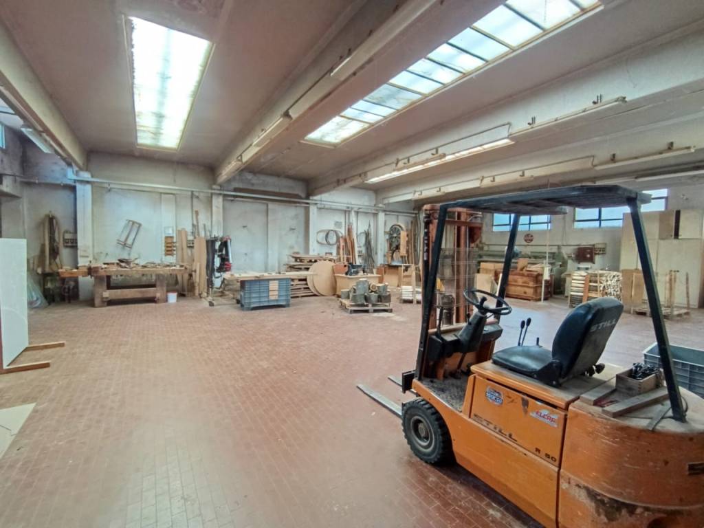 locale commerciale in affitto a Cabiate