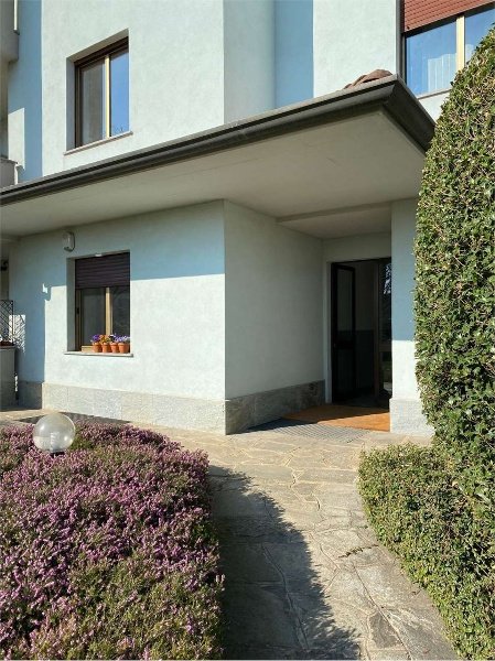 appartamento in affitto a Cadorago in zona Caslino al Piano