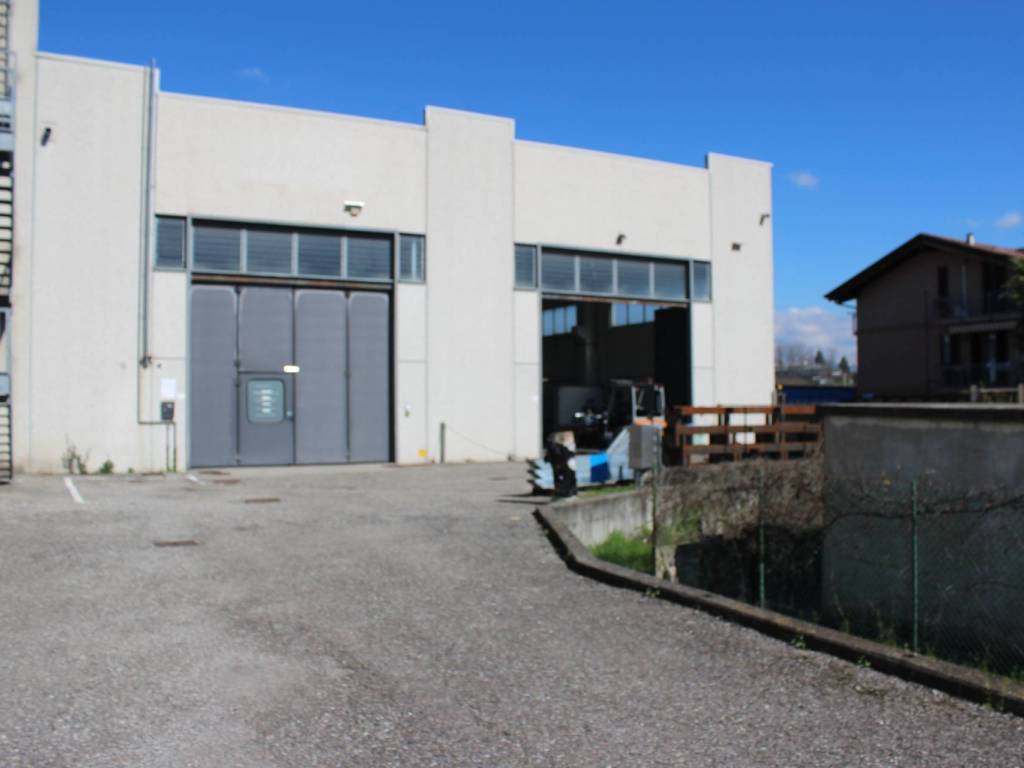 locale commerciale in affitto a Cadorago in zona Caslino al Piano