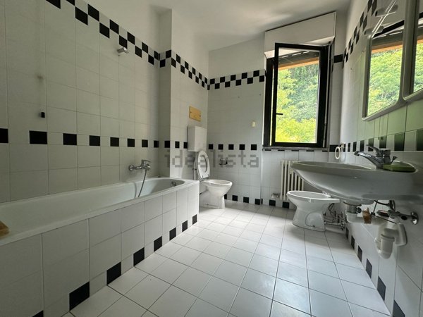 appartamento in affitto a Campione d'Italia in zona Posero