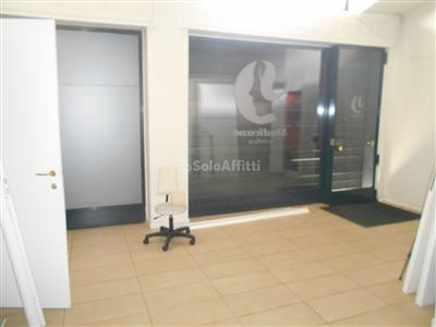 negozio in affitto a Cantù