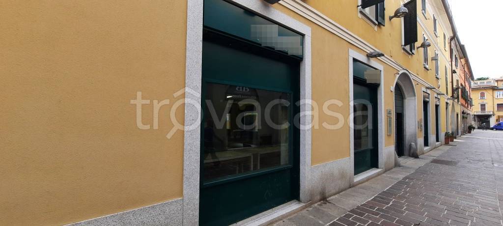 negozio in affitto a Cantù