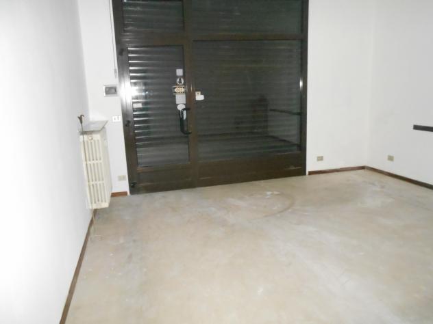negozio in affitto a Cantù