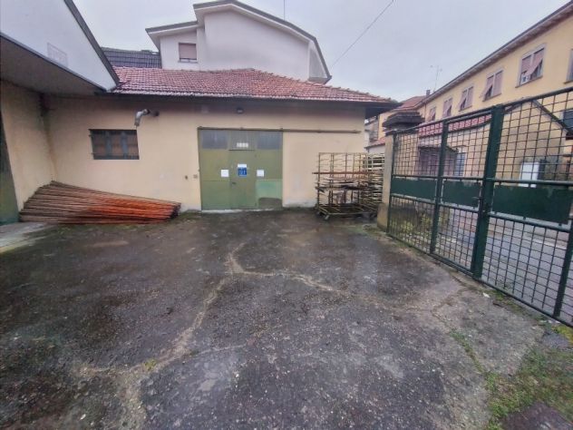 locale commerciale in affitto a Cantù