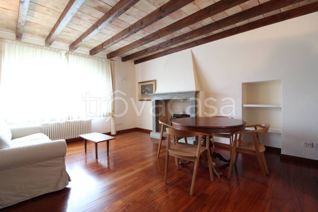 appartamento in affitto a Cantù