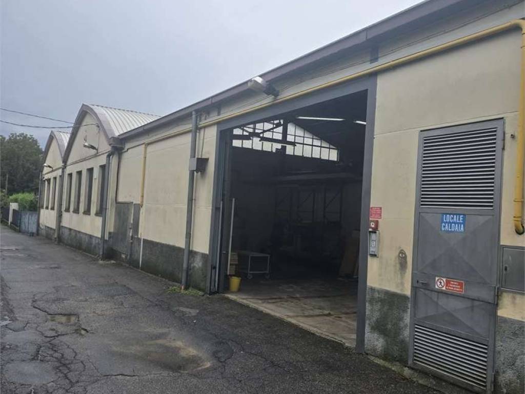 locale commerciale in affitto a Cantù