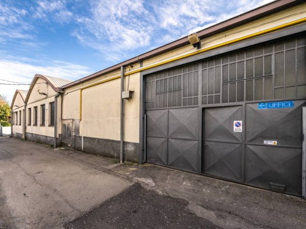 locale commerciale in affitto a Cantù