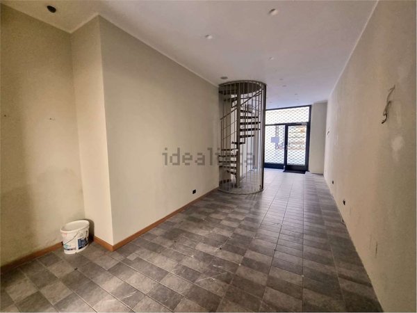 negozio in affitto a Cantù