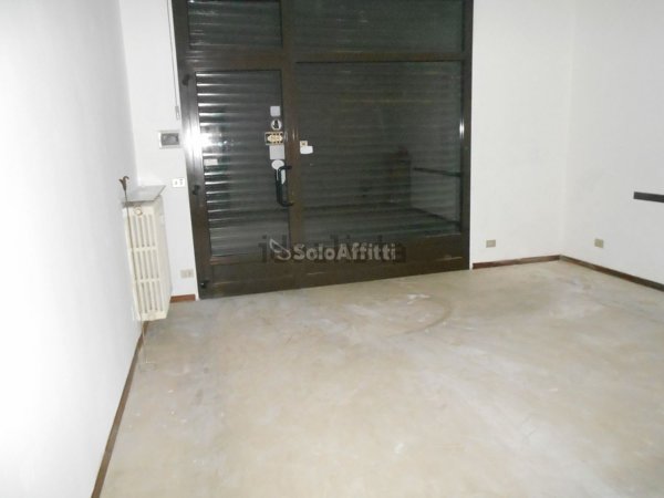 negozio in affitto a Cantù
