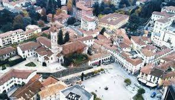 negozio in affitto a Cantù in zona Vighizzolo