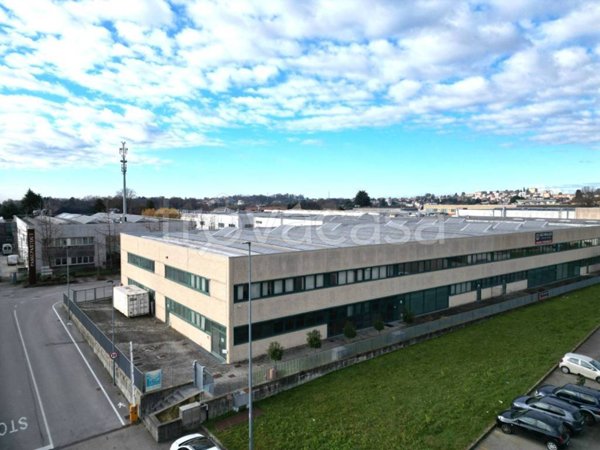 locale commerciale in affitto a Cantù