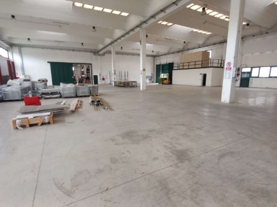 capannone in affitto a Cantù