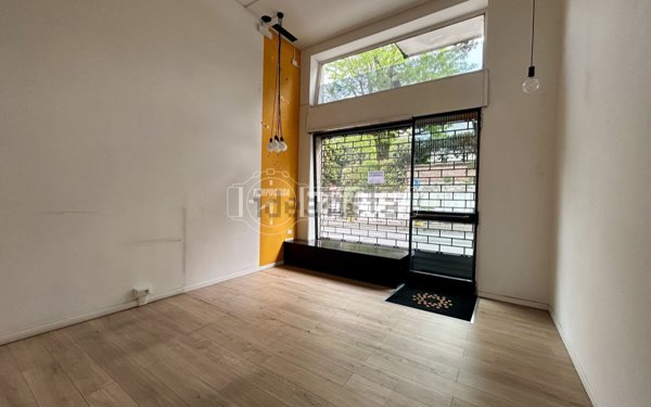 locale commerciale in affitto a Cantù