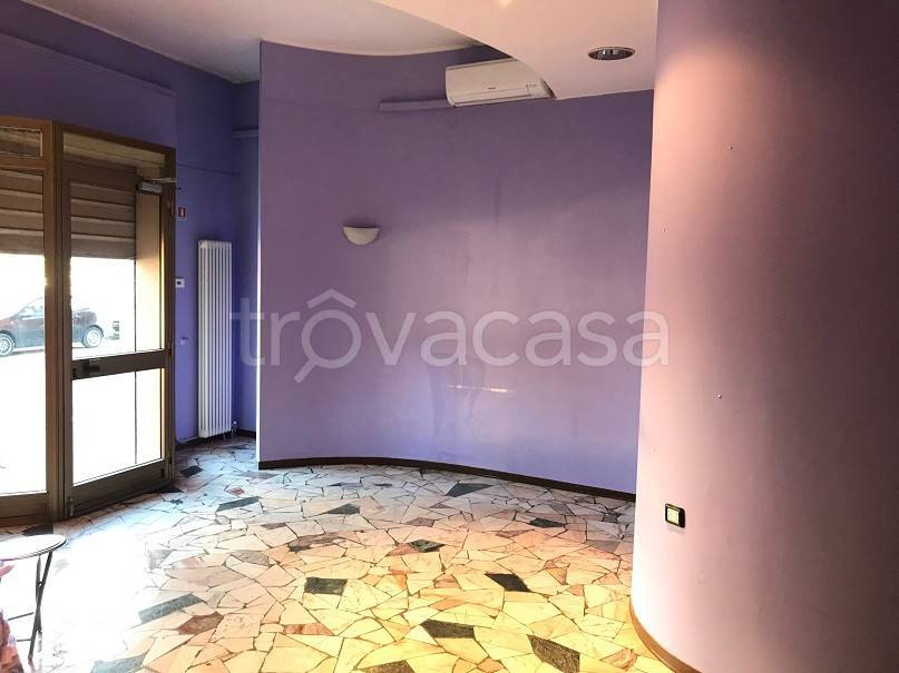 negozio in affitto a Cantù in zona Vighizzolo