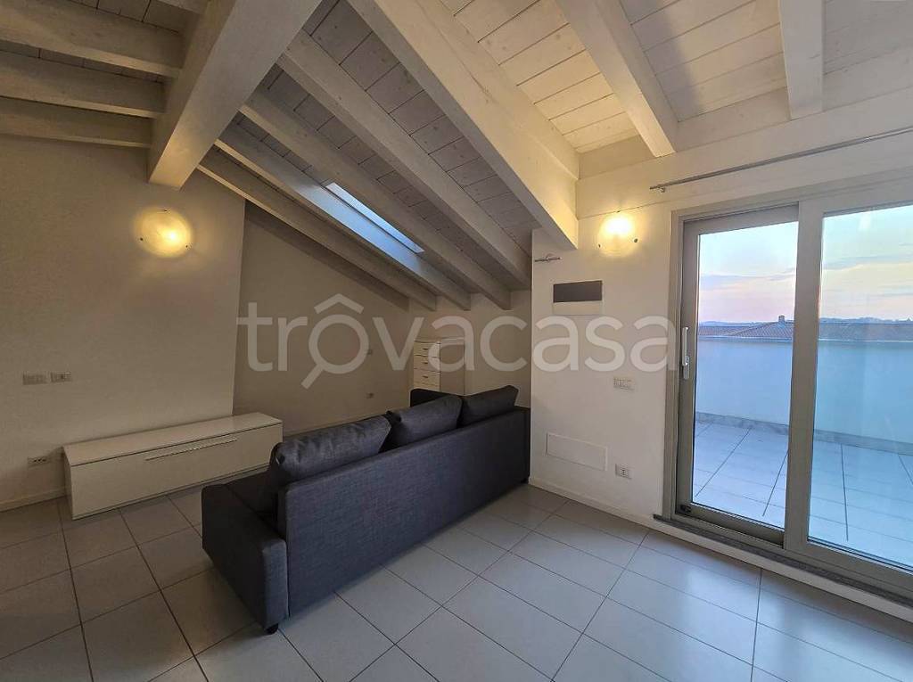 appartamento in affitto a Cantù